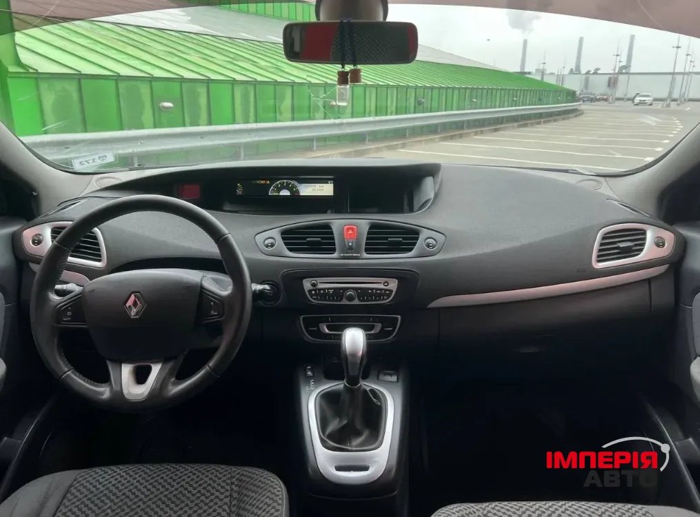 Renault Scenic - фото 4