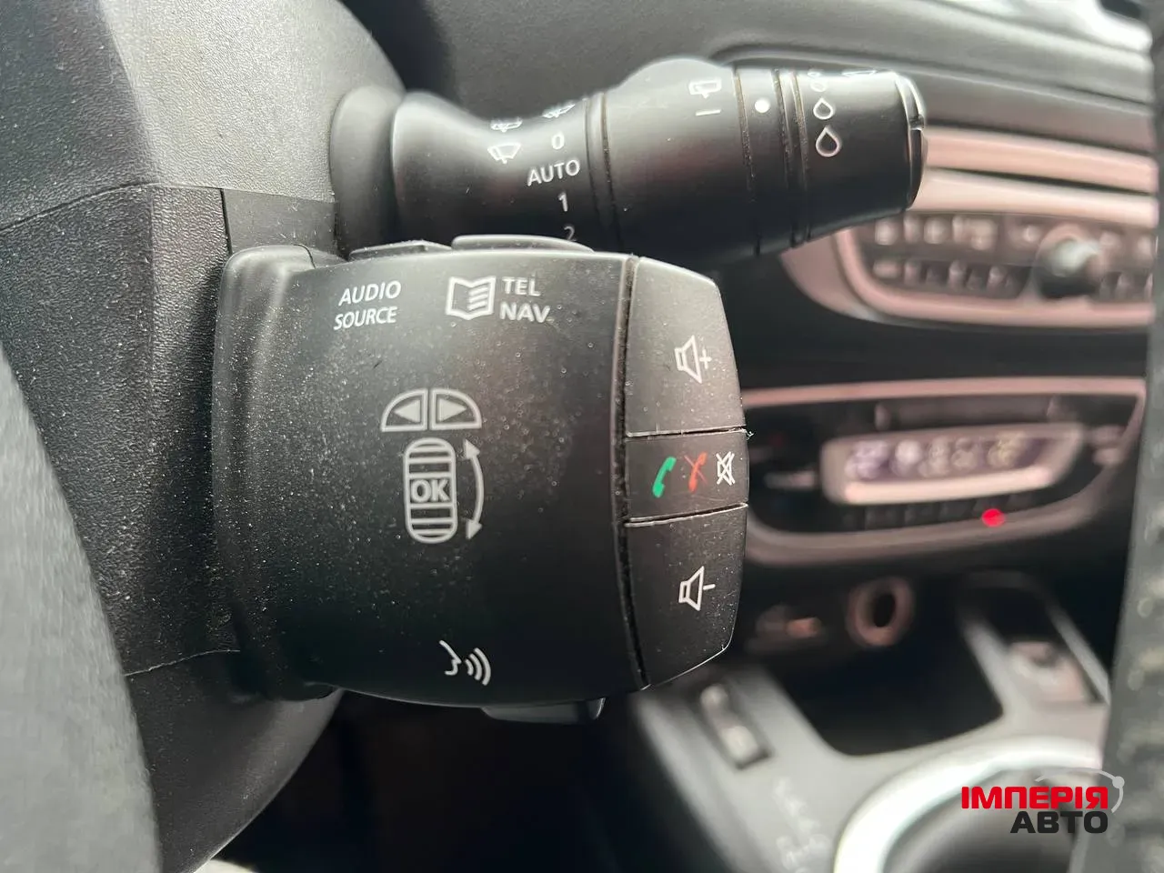 Renault Scenic - фото 10