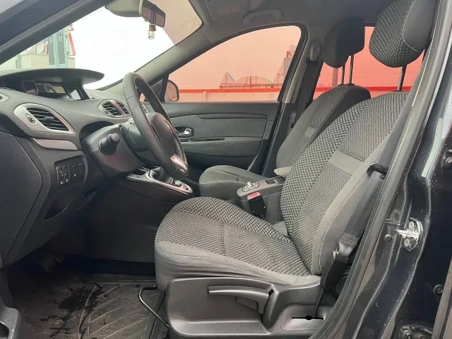 Renault Scenic - фото 5