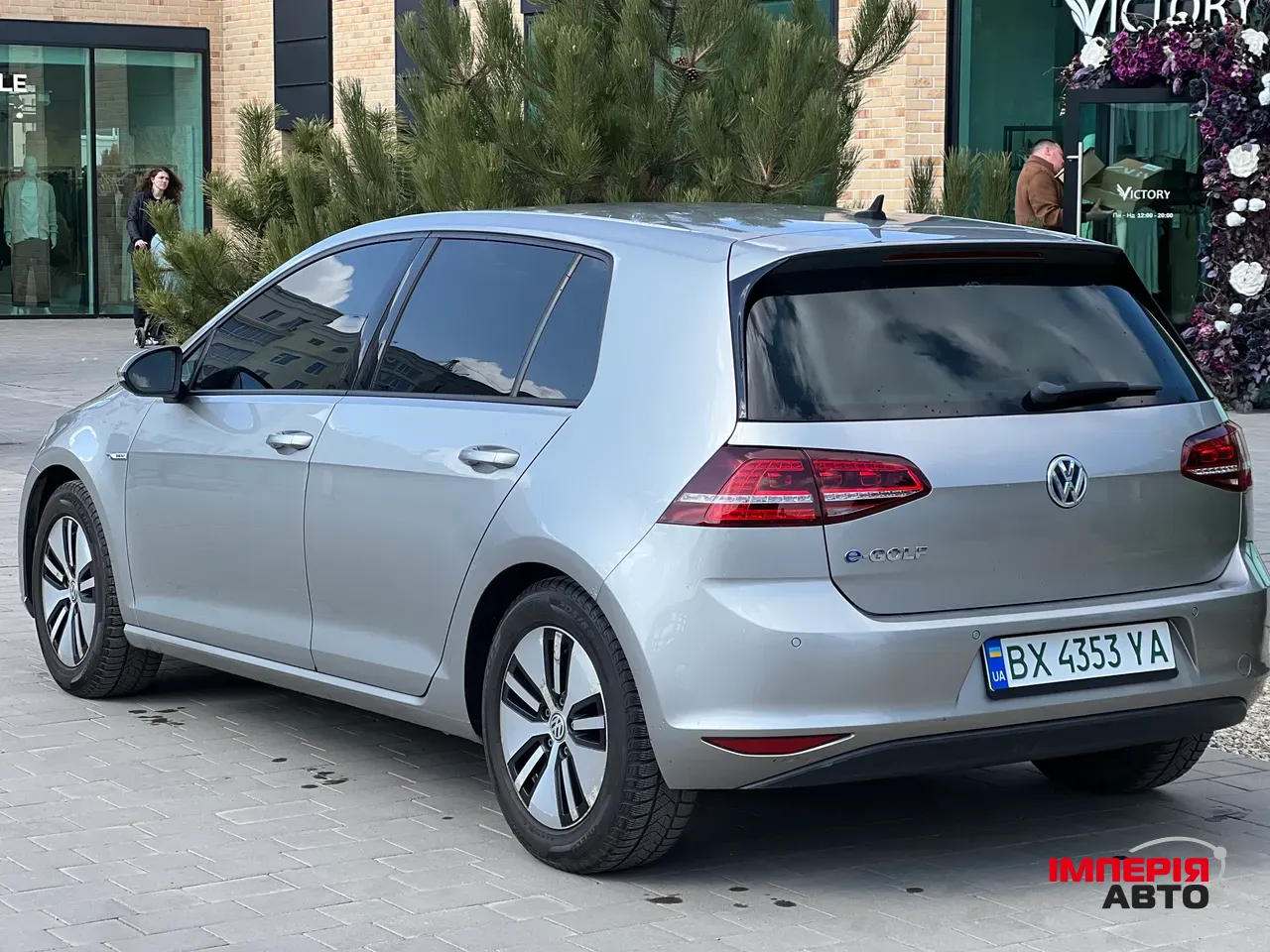 Volkswagen Golf - фото 8