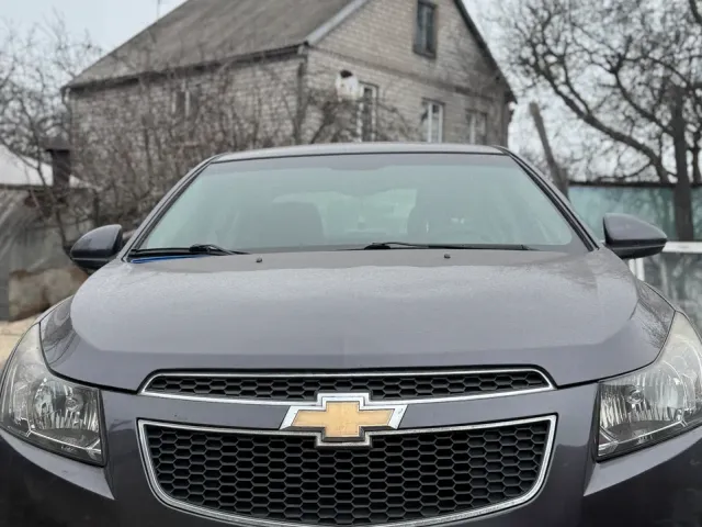 Chevrolet Cruze - фото 1