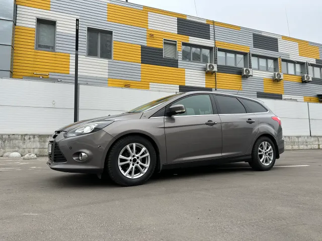 Ford Focus - фото 2