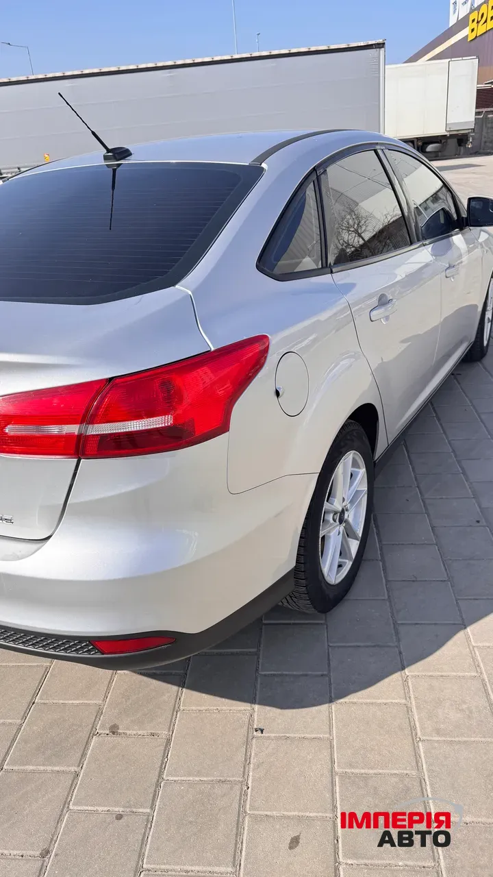 Ford Focus - фото 2