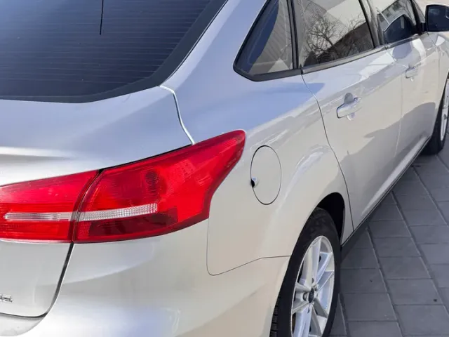 Ford Focus - фото 2