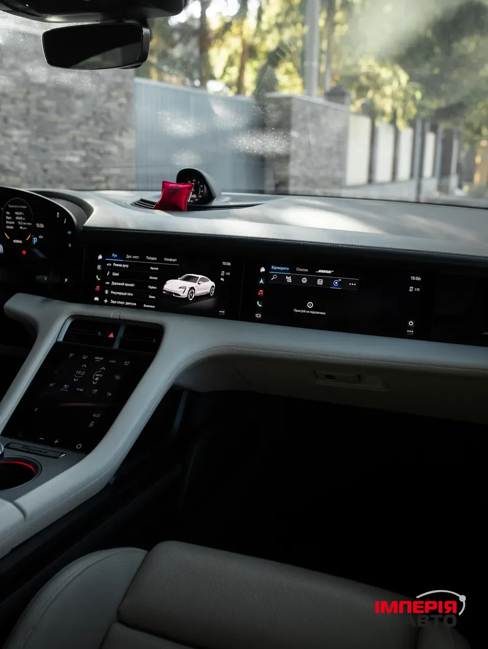 Porsche Taycan - фото 14