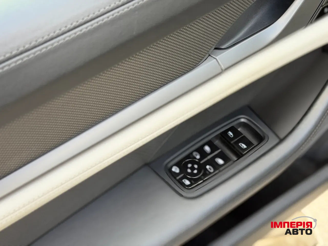 Porsche Taycan - фото 49