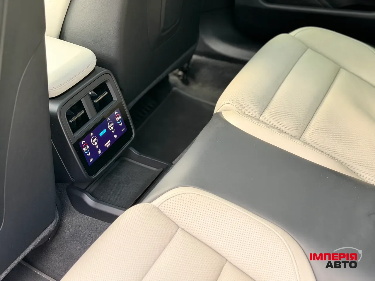 Porsche Taycan - фото 48