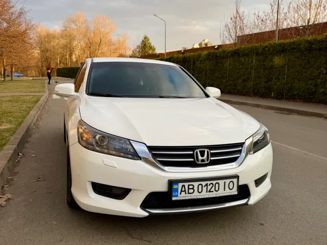 Honda Accord - фото 1