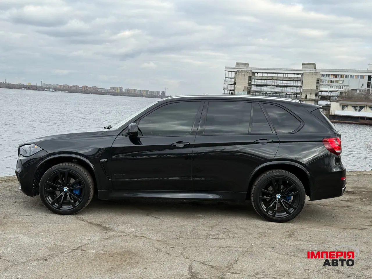 BMW X5 - фото 5