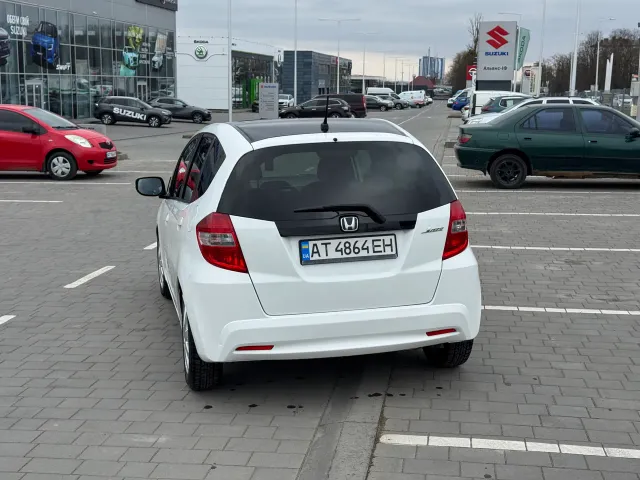 Honda Jazz - фото 2