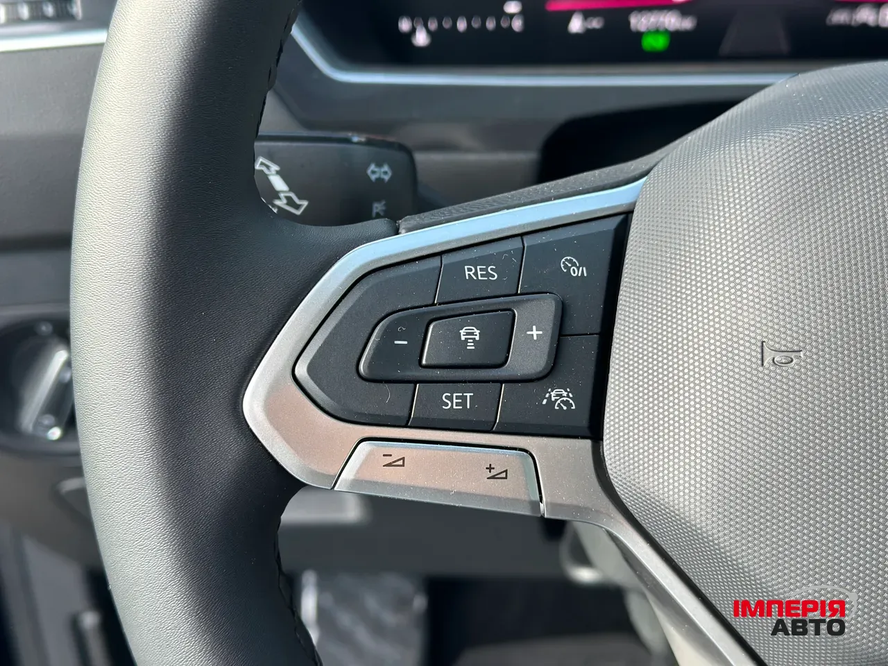 Volkswagen Tiguan R - фото 24