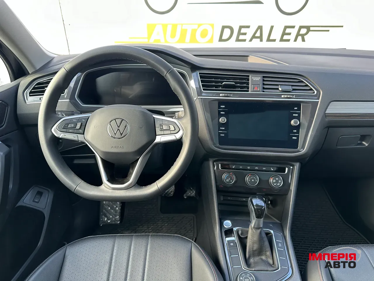 Volkswagen Tiguan R - фото 22