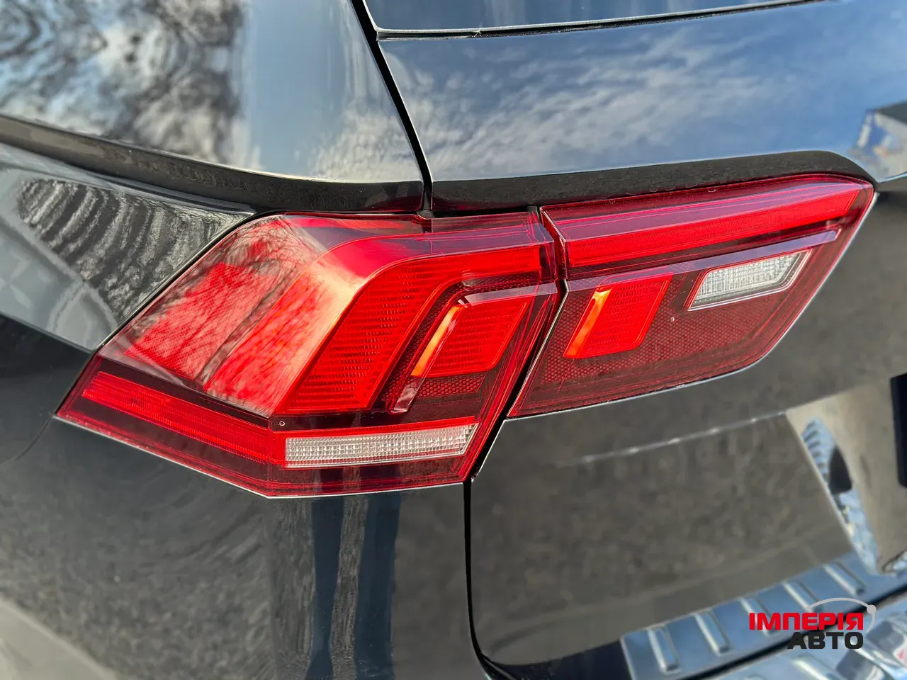 Volkswagen Tiguan R - фото 9