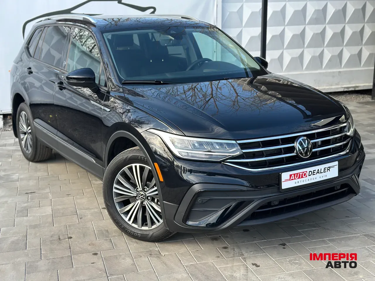 Volkswagen Tiguan R - фото 1