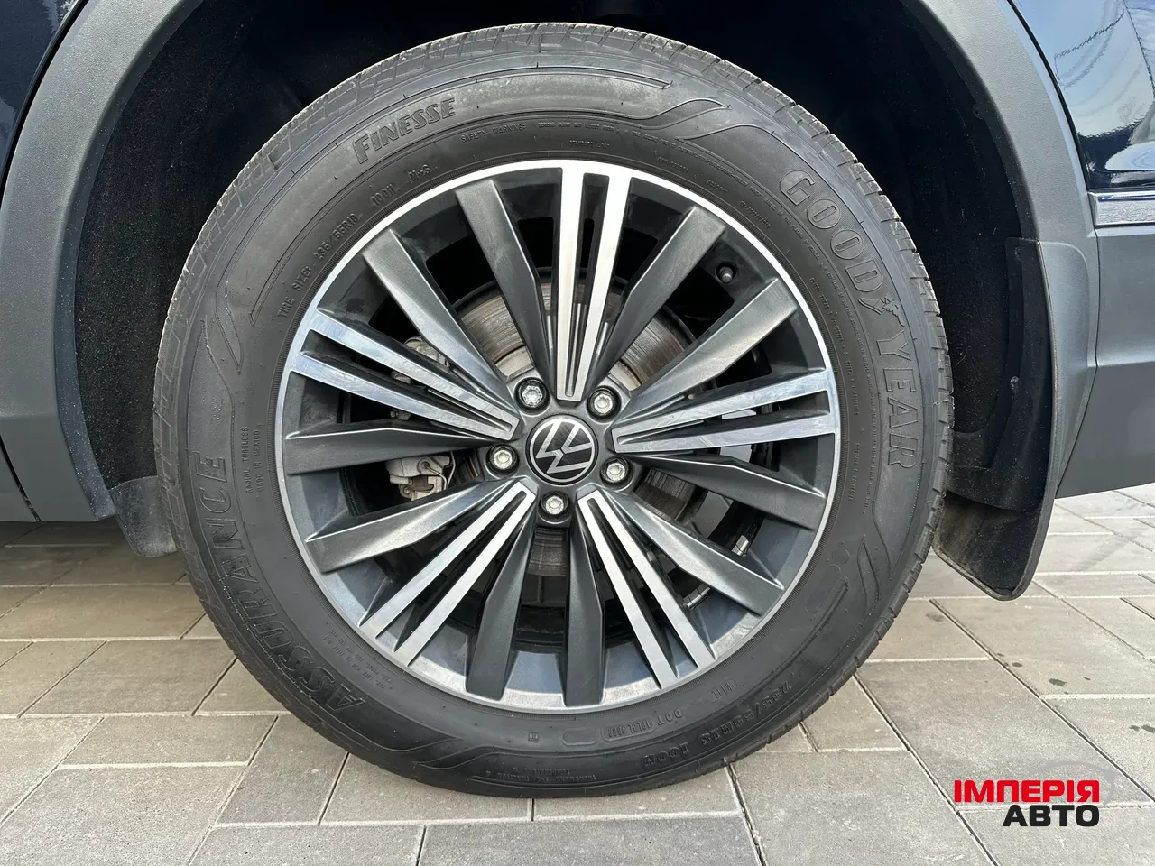 Volkswagen Tiguan R - фото 10