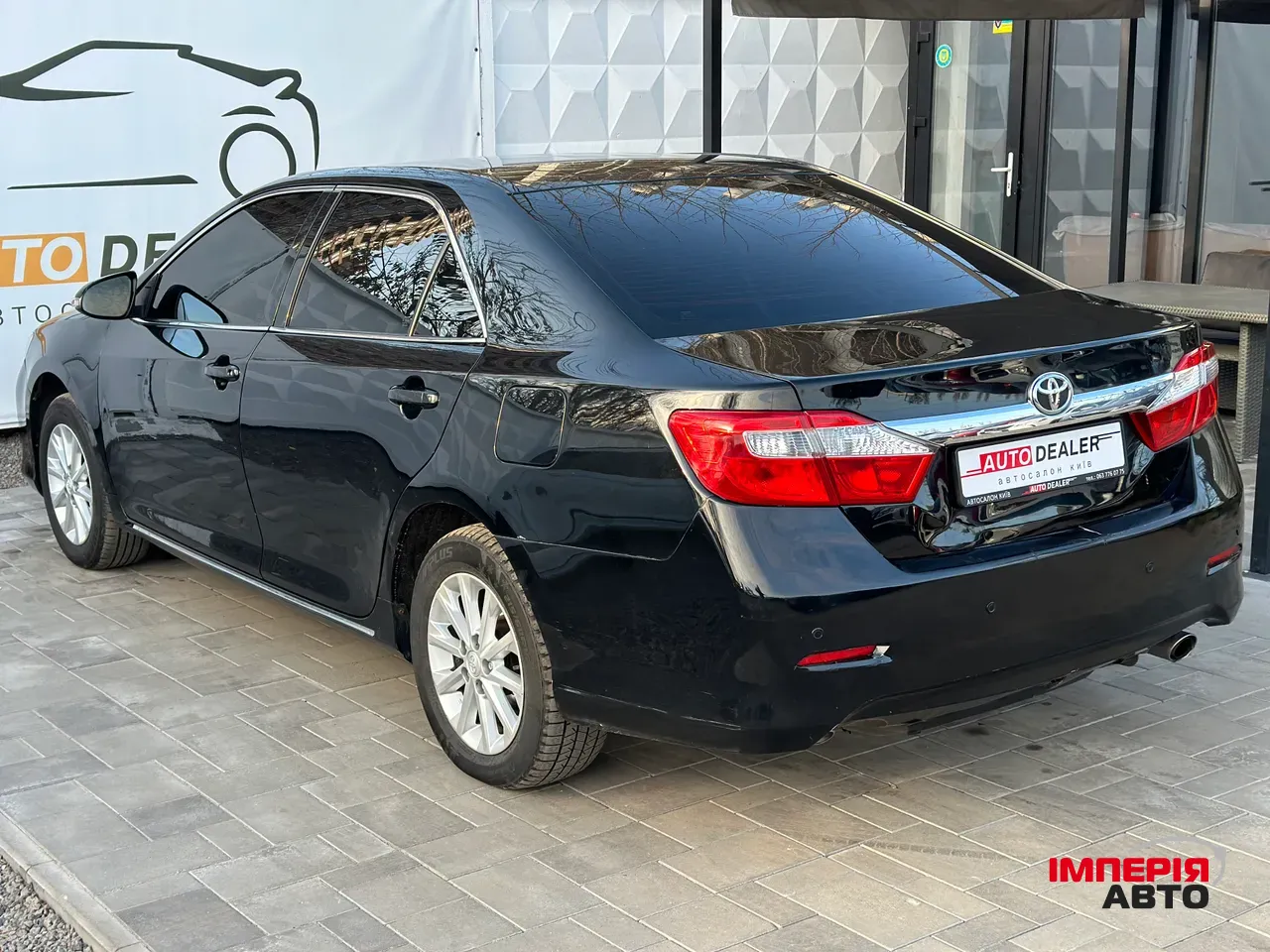 Toyota Camry - фото 5