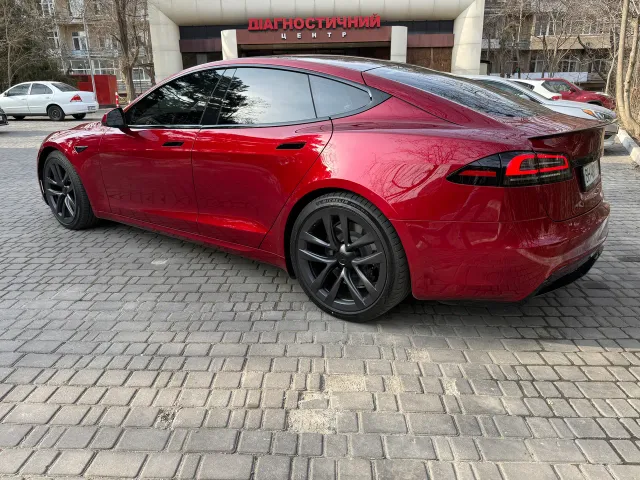 Tesla Model S - фото 2