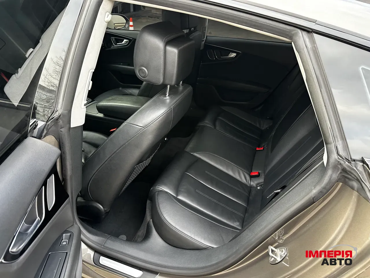 Audi A7 - фото 12