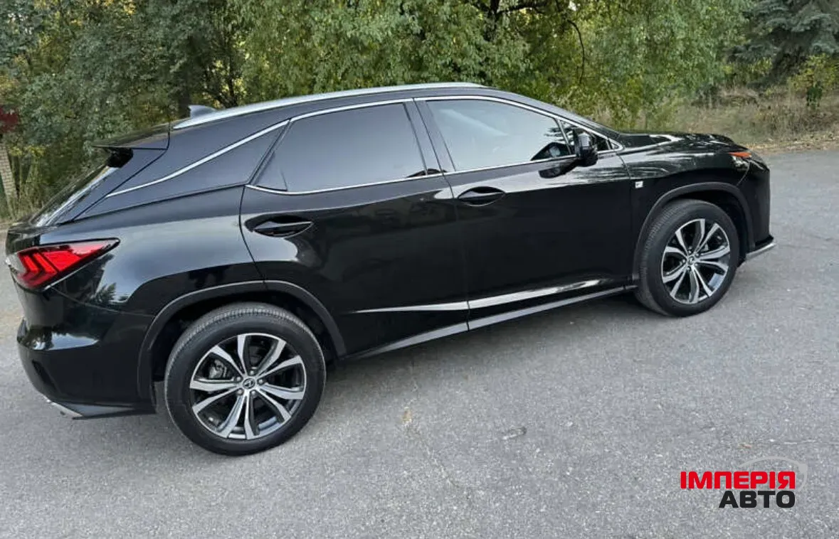 Lexus RX - фото 15