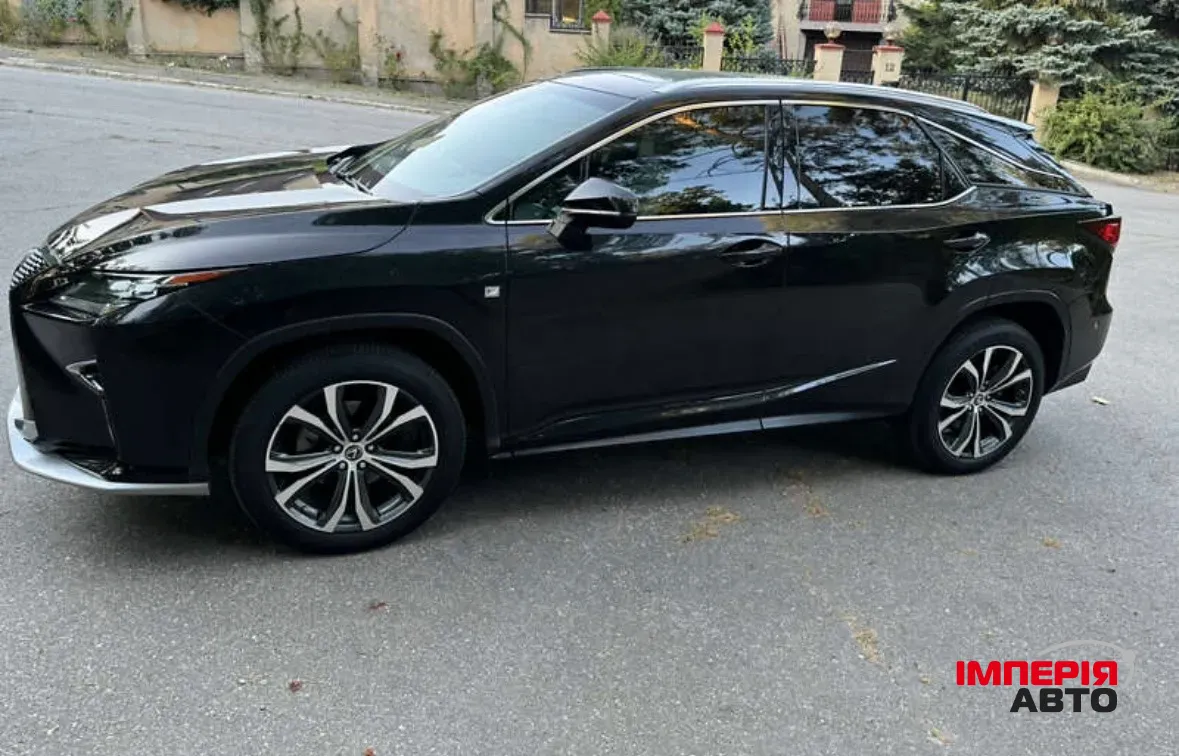 Lexus RX - фото 25