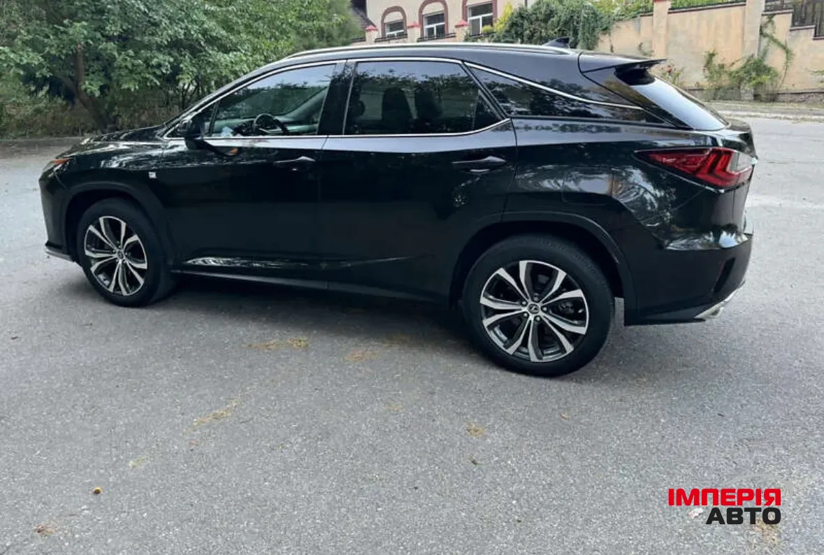 Lexus RX - фото 4