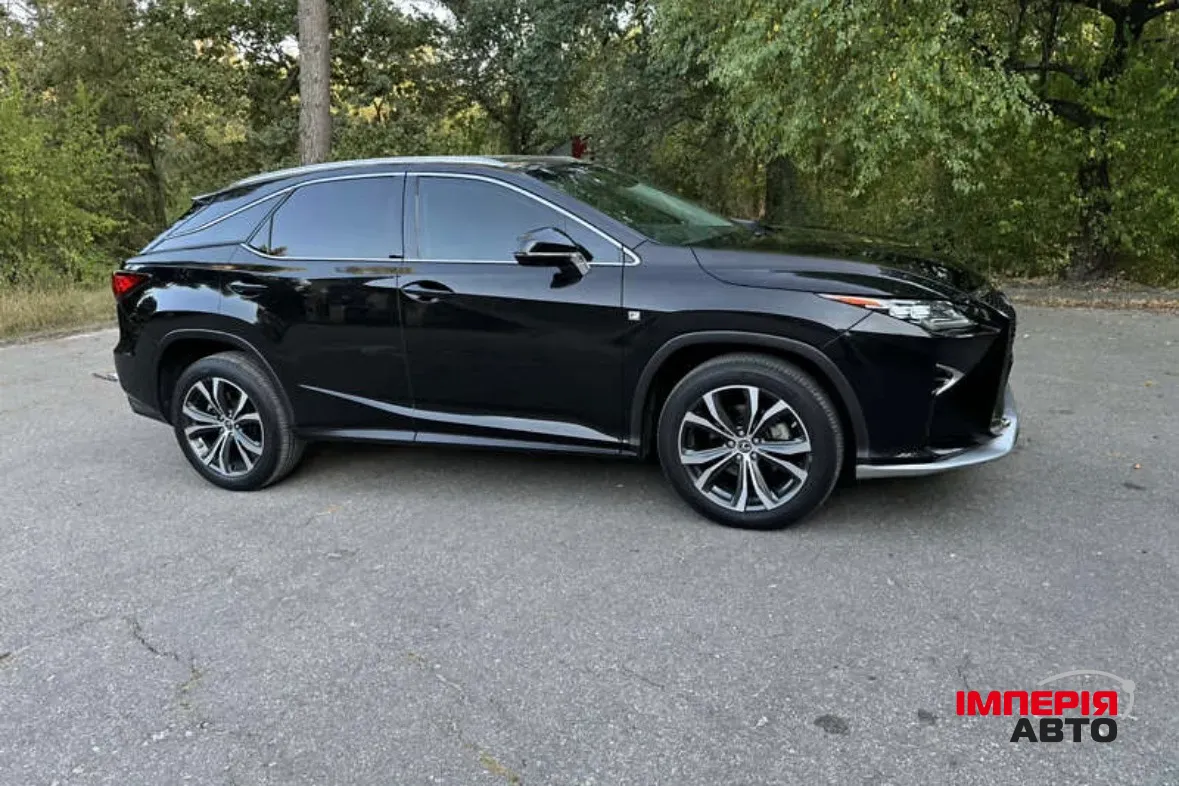 Lexus RX - фото 18