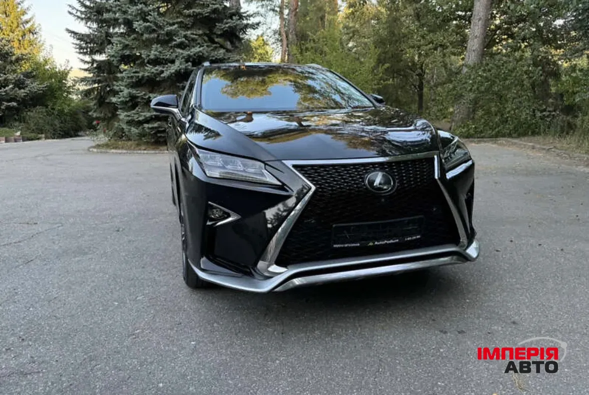 Lexus RX - фото 1