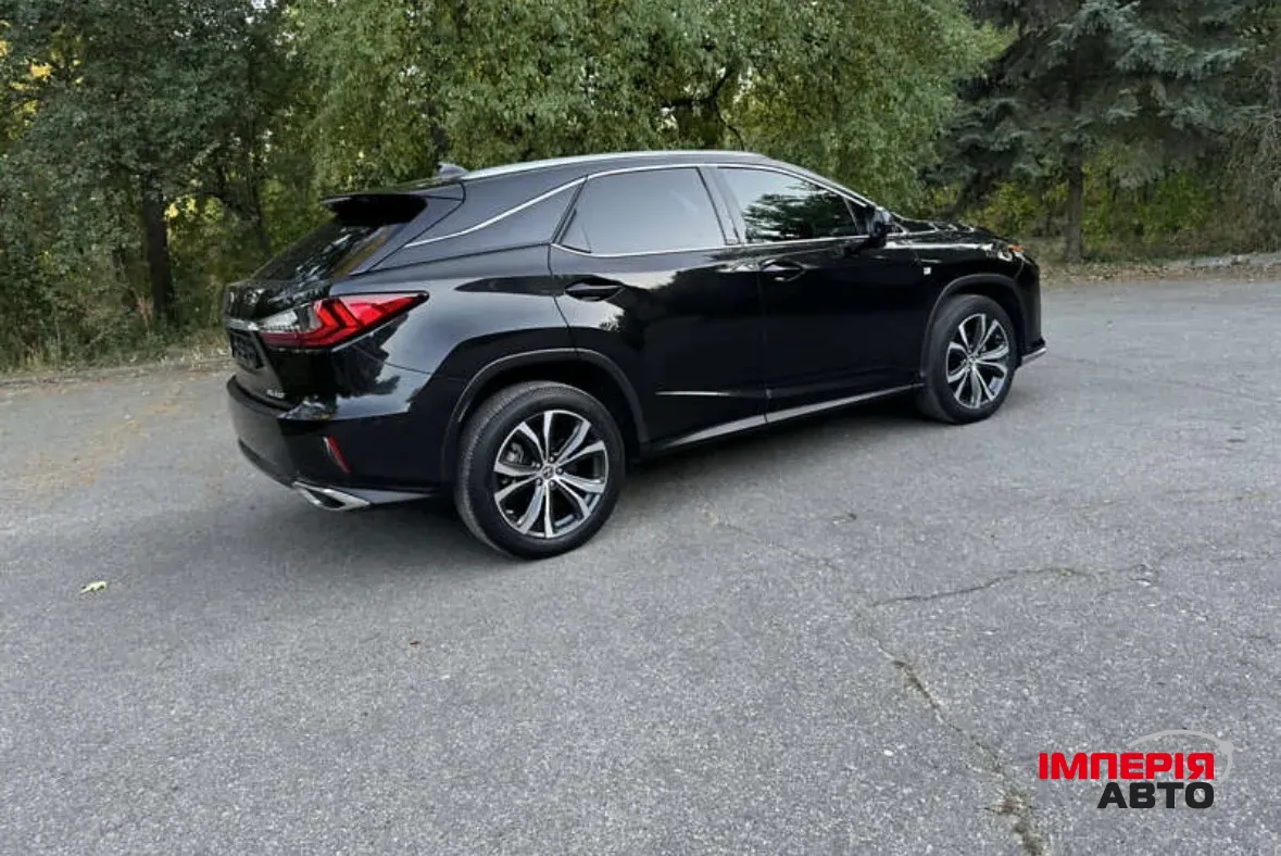 Lexus RX - фото 12