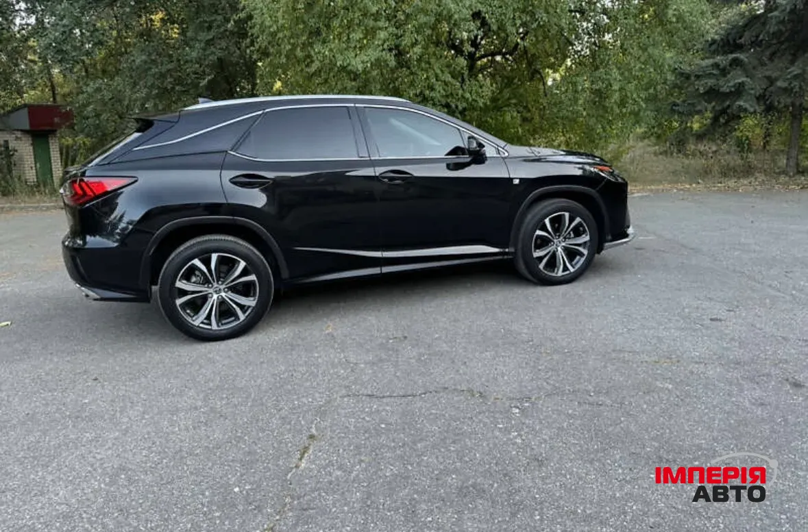 Lexus RX - фото 16