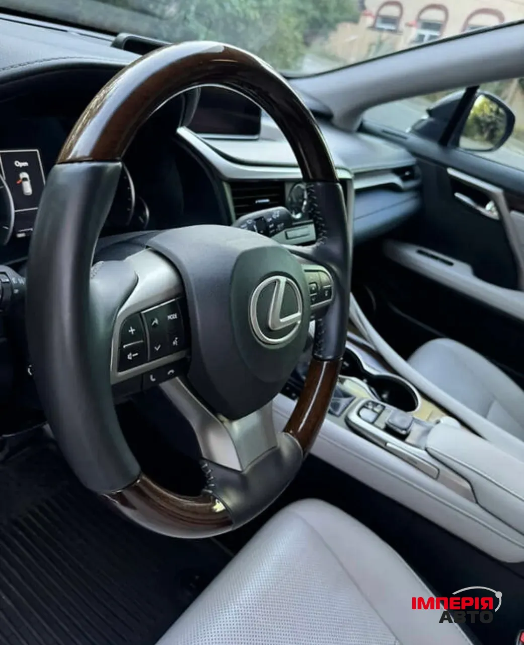 Lexus RX - фото 29