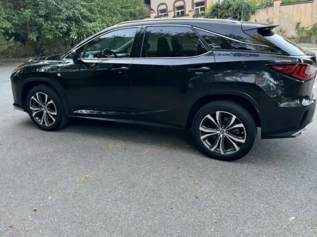 Lexus RX - фото 4