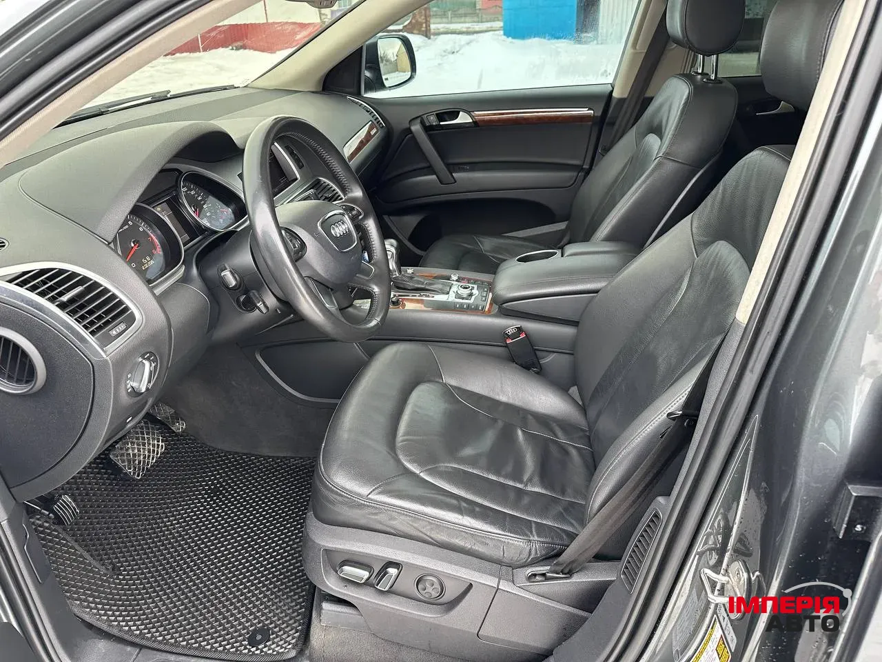 Audi Q7 - фото 10