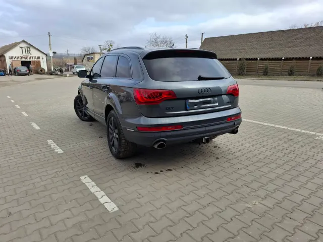 Audi Q7 - фото 3