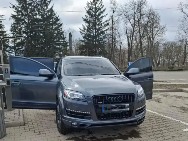 Audi Q7 - фото 2
