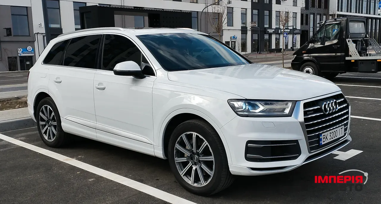 Audi Q7 - фото 50