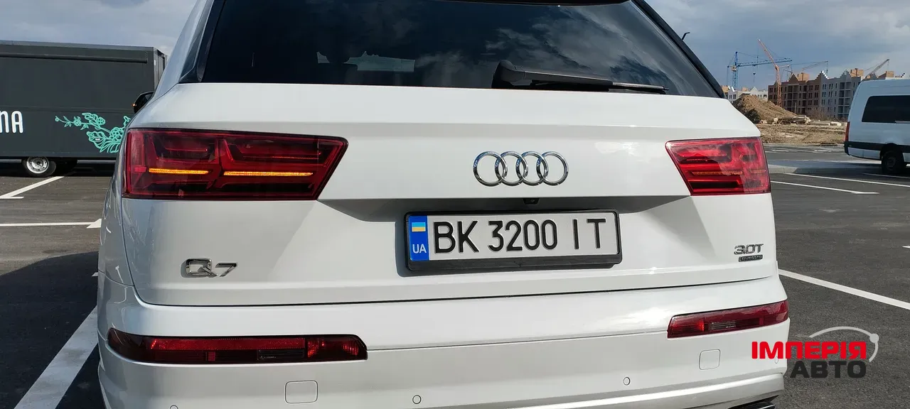 Audi Q7 - фото 40