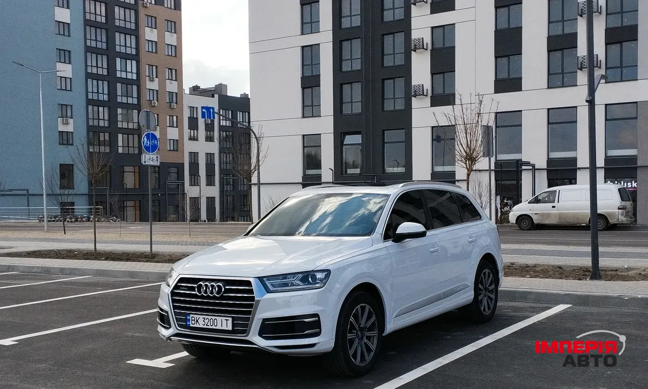 Audi Q7 - фото 21