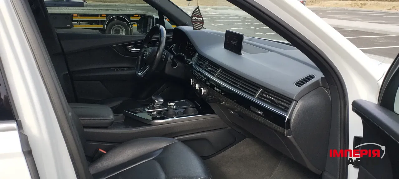 Audi Q7 - фото 49