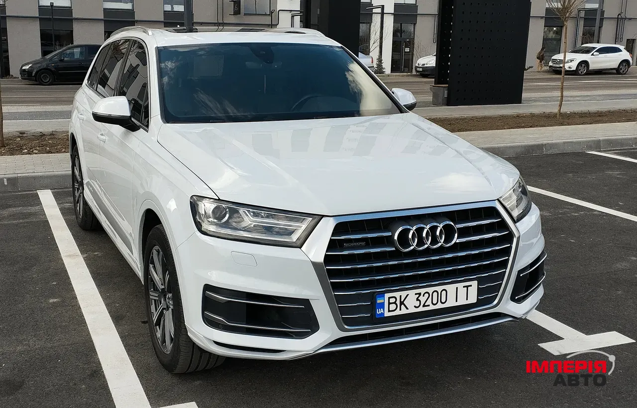 Audi Q7 - фото 13