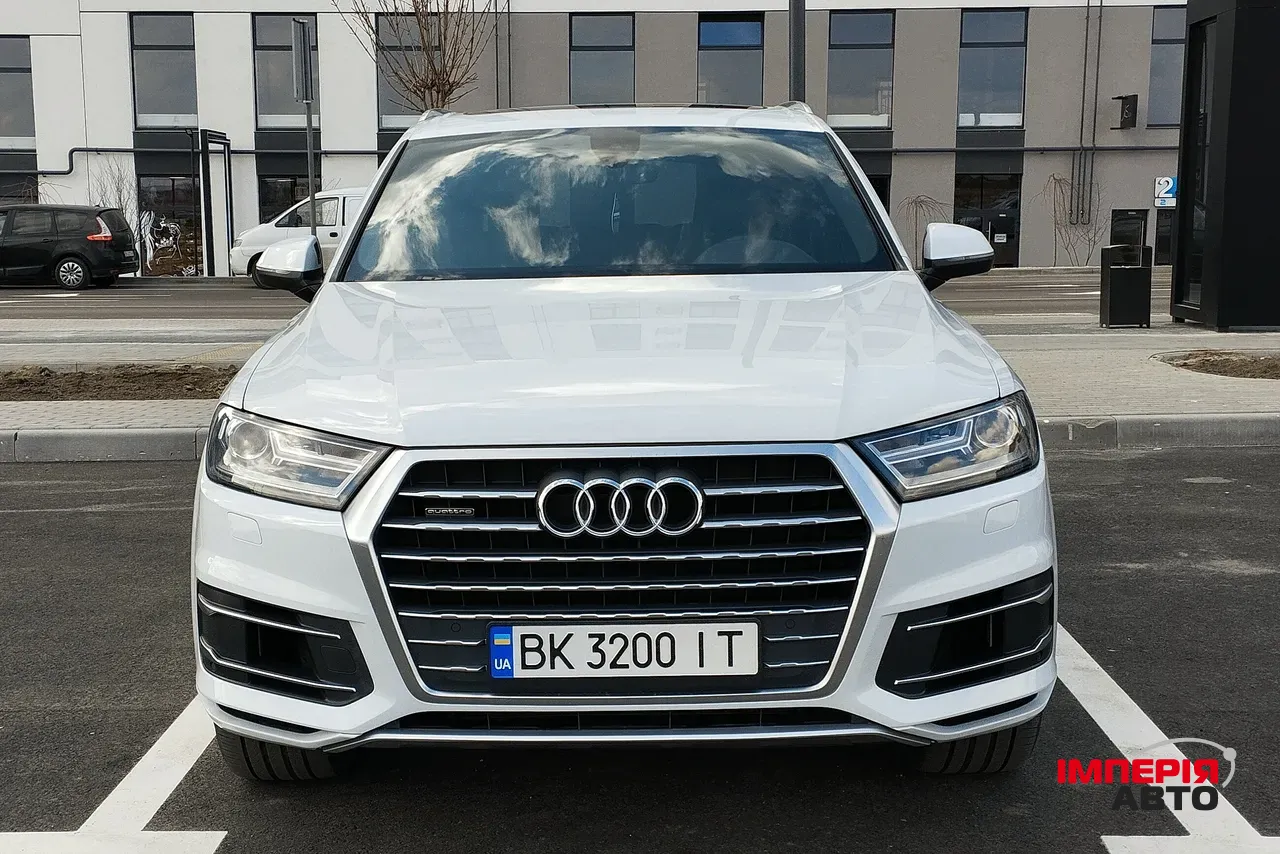 Audi Q7 - фото 12