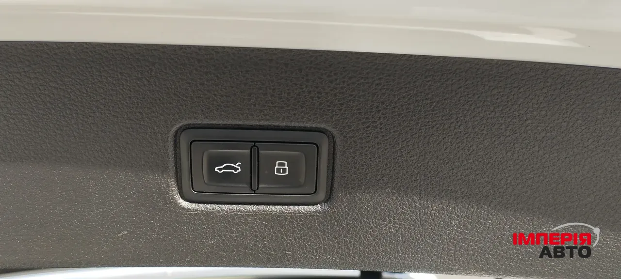 Audi Q7 - фото 42