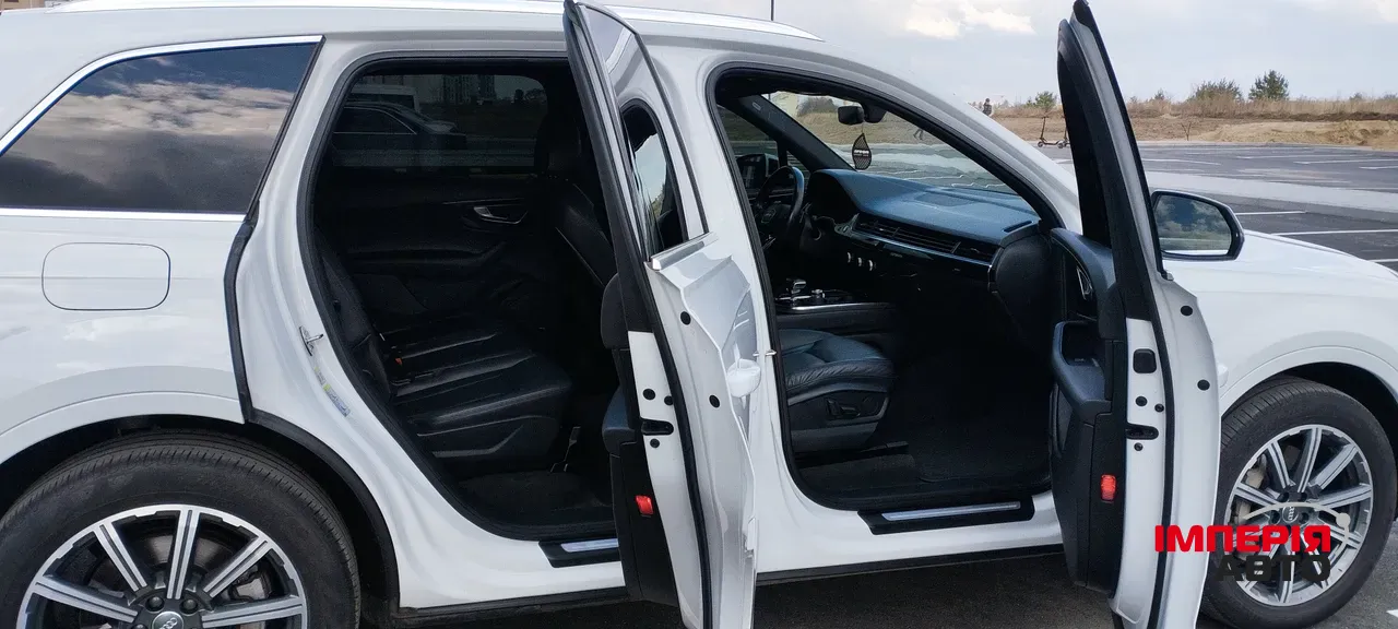 Audi Q7 - фото 26