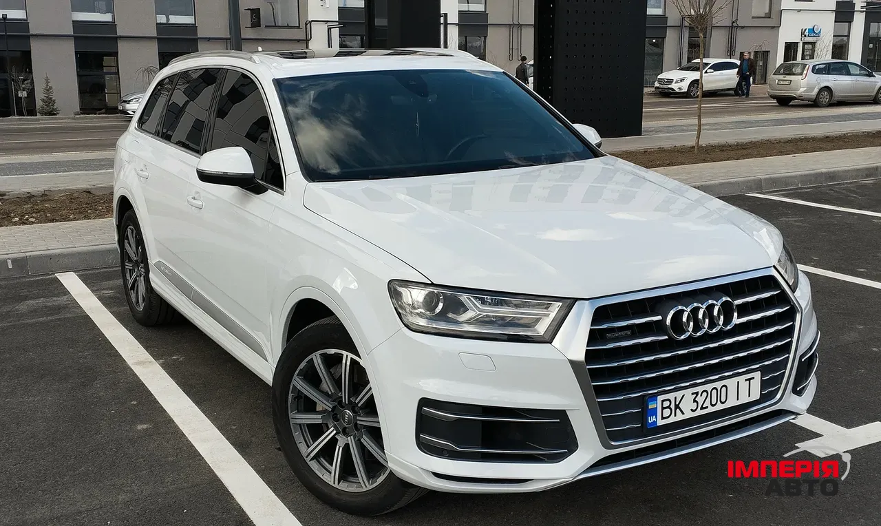 Audi Q7 - фото 9