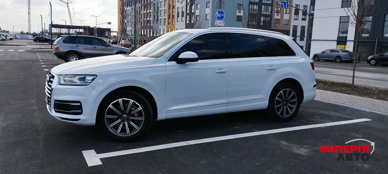 Audi Q7 - фото 6