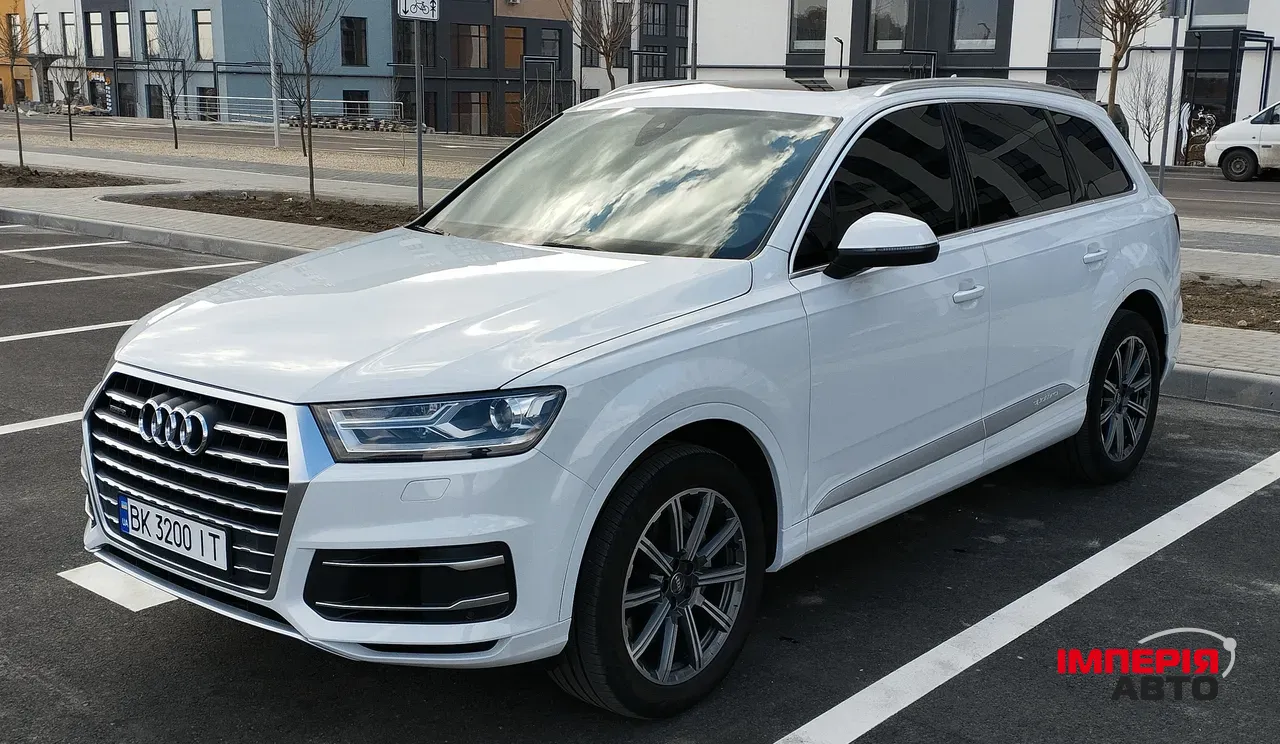 Audi Q7 - фото 11