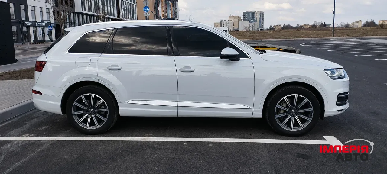 Audi Q7 - фото 15