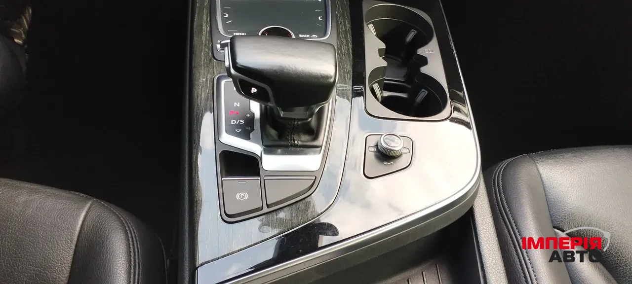 Audi Q7 - фото 36