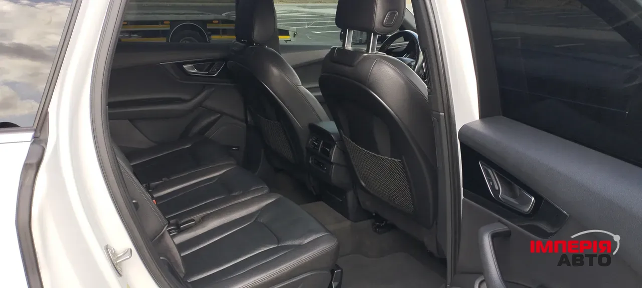 Audi Q7 - фото 28