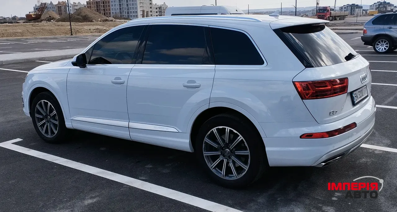 Audi Q7 - фото 18