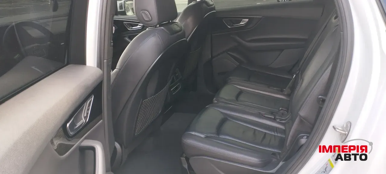 Audi Q7 - фото 32